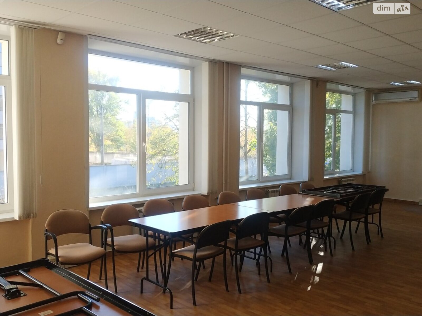 Оренда офісного приміщення в Києві, Березнева вулиця, приміщень - 1, поверх - 2 фото 1 Оренда офісного приміщення в Києві, Березнева вулиця, приміщень - 1, поверх - 2 фото 1