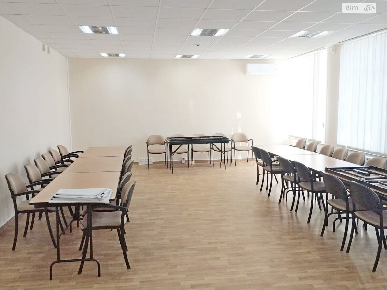 Оренда офісного приміщення в Києві, Березнева вулиця, приміщень - 5, поверх - 2 фото 1 Оренда офісного приміщення в Києві, Березнева вулиця, приміщень - 5, поверх - 2 фото 1