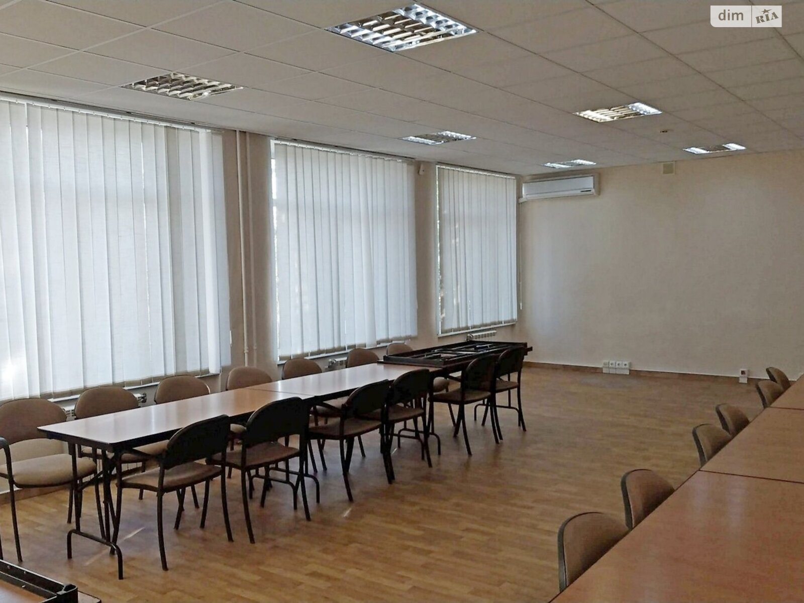 Оренда офісного приміщення в Києві, Березнева вулиця, приміщень - 5, поверх - 2 фото 1 Оренда офісного приміщення в Києві, Березнева вулиця, приміщень - 5, поверх - 2 фото 1