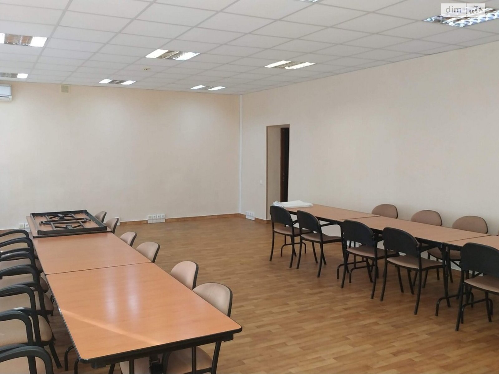 Оренда офісного приміщення в Києві, Березнева вулиця, приміщень - 5, поверх - 2 фото 1 Оренда офісного приміщення в Києві, Березнева вулиця, приміщень - 5, поверх - 2 фото 1