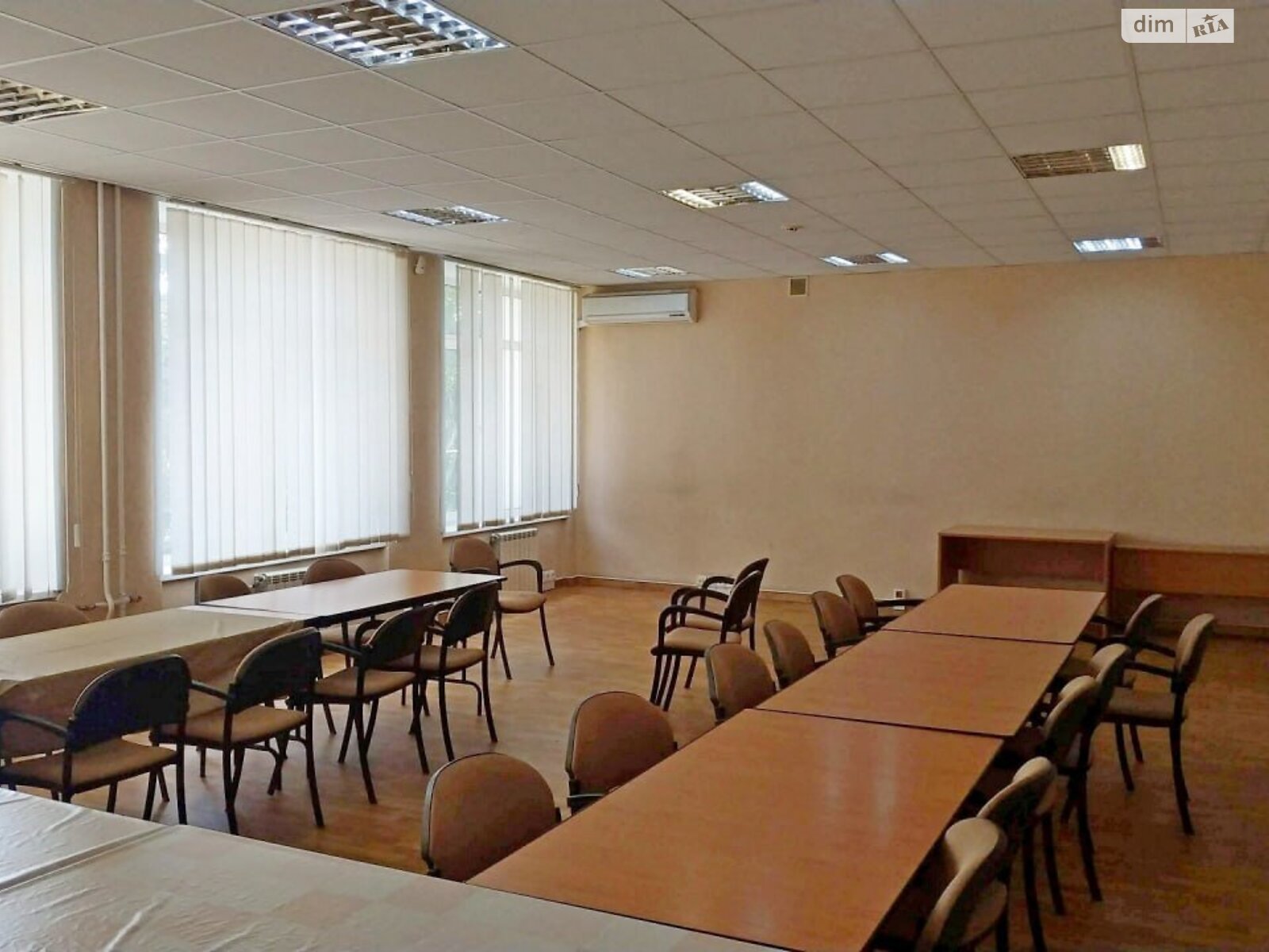 Оренда офісного приміщення в Києві, Березнева вулиця, приміщень - 1, поверх - 2 фото 1 Оренда офісного приміщення в Києві, Березнева вулиця, приміщень - 1, поверх - 2 фото 1