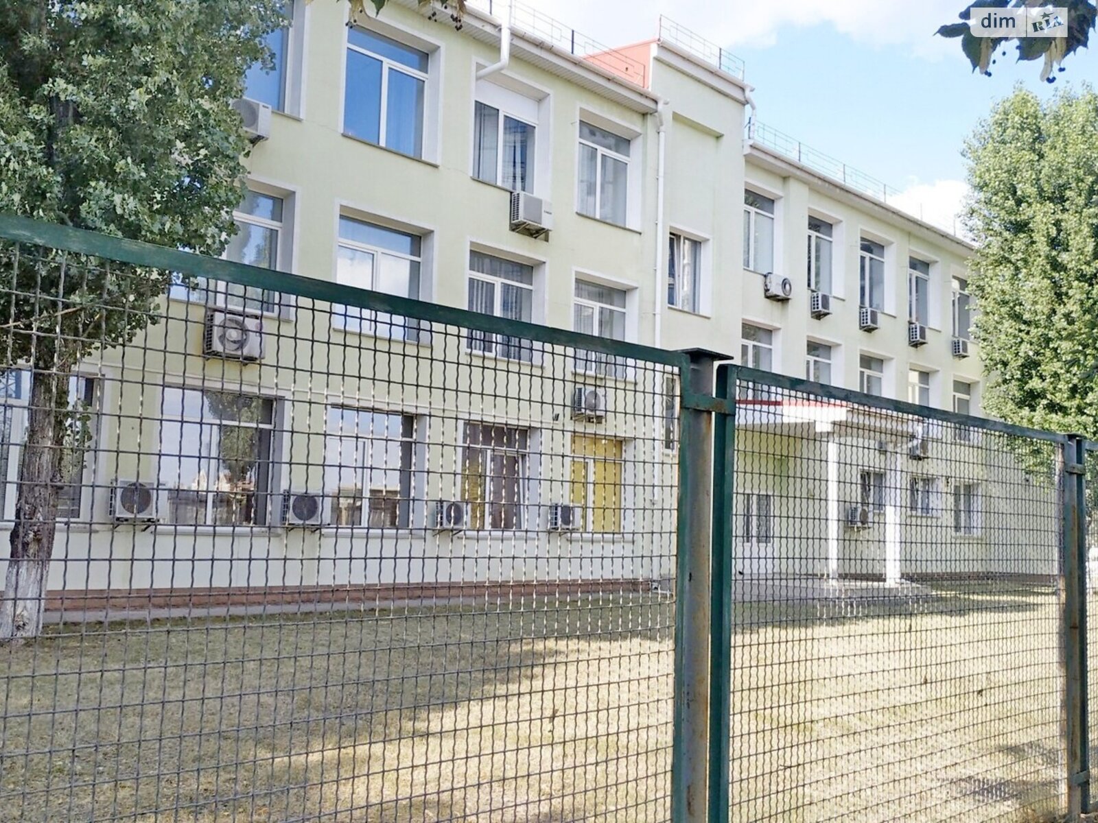 Аренда офисного помещения в Киеве, Мартовская улица, помещений - 1, этаж - 3 фото 1 Аренда офисного помещения в Киеве, Мартовская улица, помещений - 1, этаж - 3 фото 1