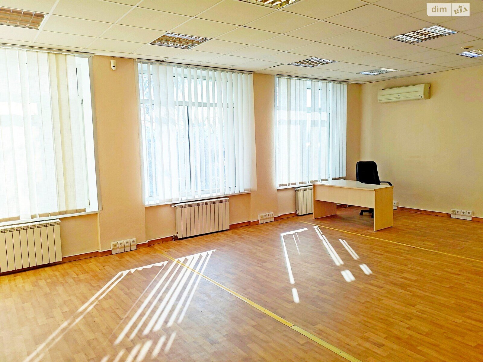 Оренда офісного приміщення в Києві, Березнева вулиця, приміщень - 1, поверх - 3 фото 1 Оренда офісного приміщення в Києві, Березнева вулиця, приміщень - 1, поверх - 3 фото 1