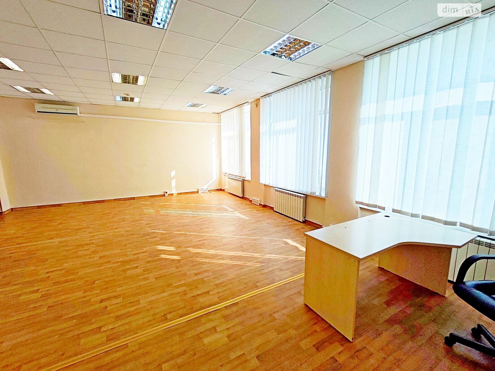 Оренда офісного приміщення в Києві, Березнева вулиця, приміщень - 1, поверх - 3 фото 1 Оренда офісного приміщення в Києві, Березнева вулиця, приміщень - 1, поверх - 3 фото 1