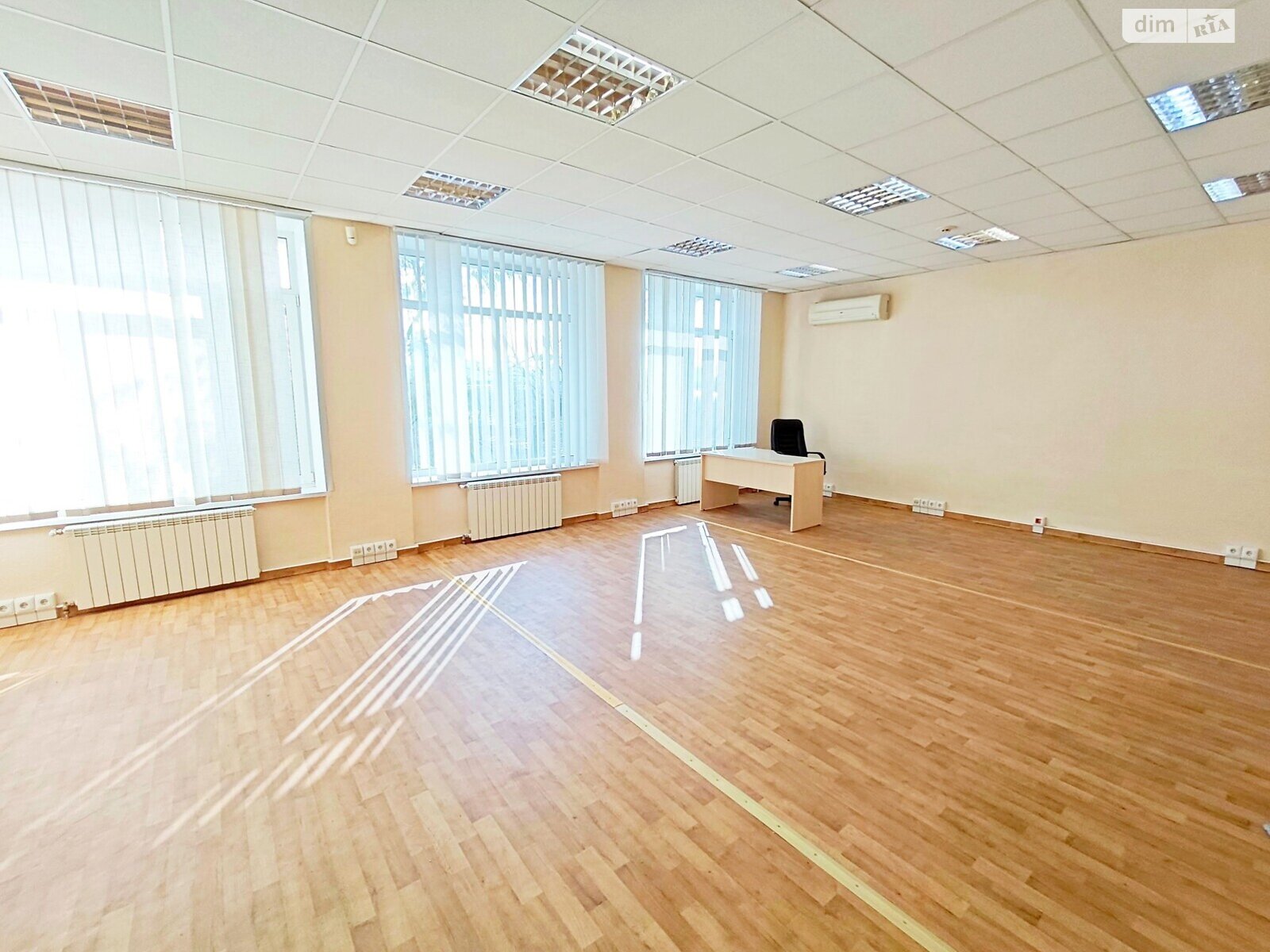 Оренда офісного приміщення в Києві, Березнева вулиця, приміщень - 1, поверх - 3 фото 1 Оренда офісного приміщення в Києві, Березнева вулиця, приміщень - 1, поверх - 3 фото 1