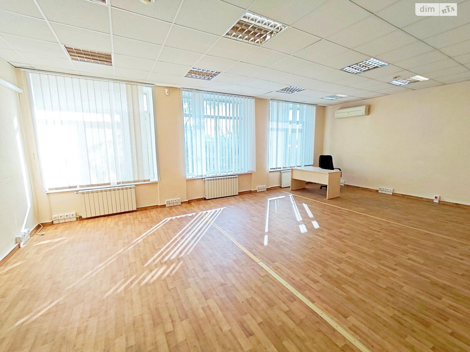 Оренда офісного приміщення в Києві, Березнева вулиця, приміщень - 1, поверх - 3 фото 1 Оренда офісного приміщення в Києві, Березнева вулиця, приміщень - 1, поверх - 3 фото 1