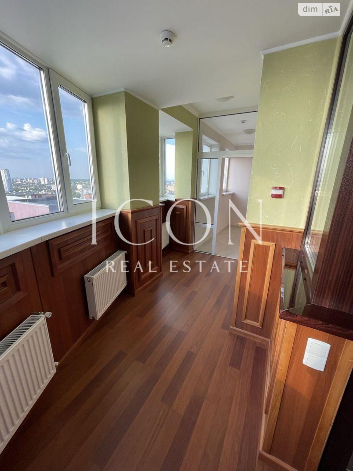 Аренда офисного помещения в Киеве, Павла Тычины проспект 18Б, помещений - 1, этаж - 25 фото 1 Аренда офисного помещения в Киеве, Павла Тычины проспект 18Б, помещений - 1, этаж - 25 фото 1