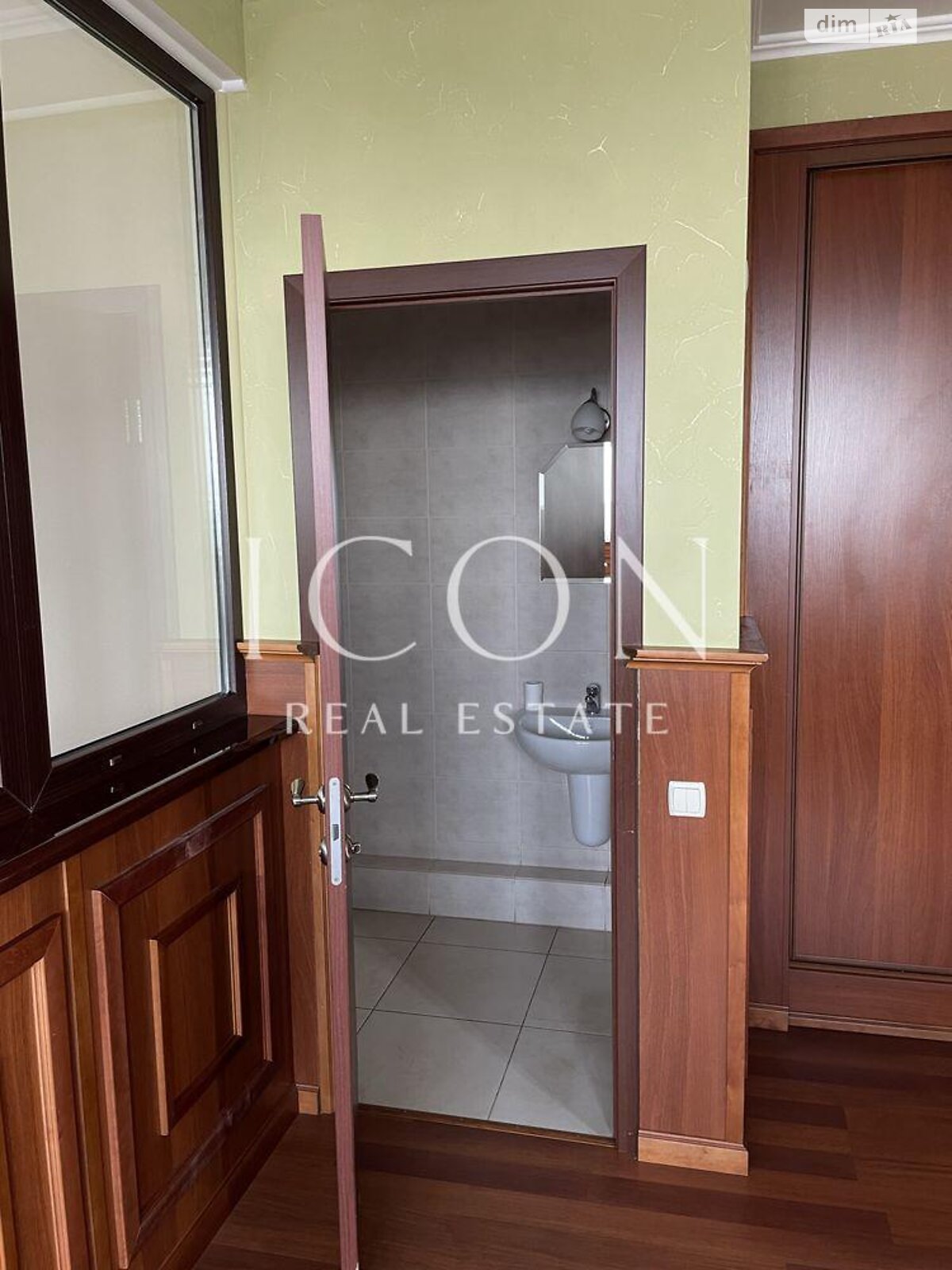 Аренда офисного помещения в Киеве, Павла Тычины проспект 18Б, помещений - 1, этаж - 25 фото 1 Аренда офисного помещения в Киеве, Павла Тычины проспект 18Б, помещений - 1, этаж - 25 фото 1