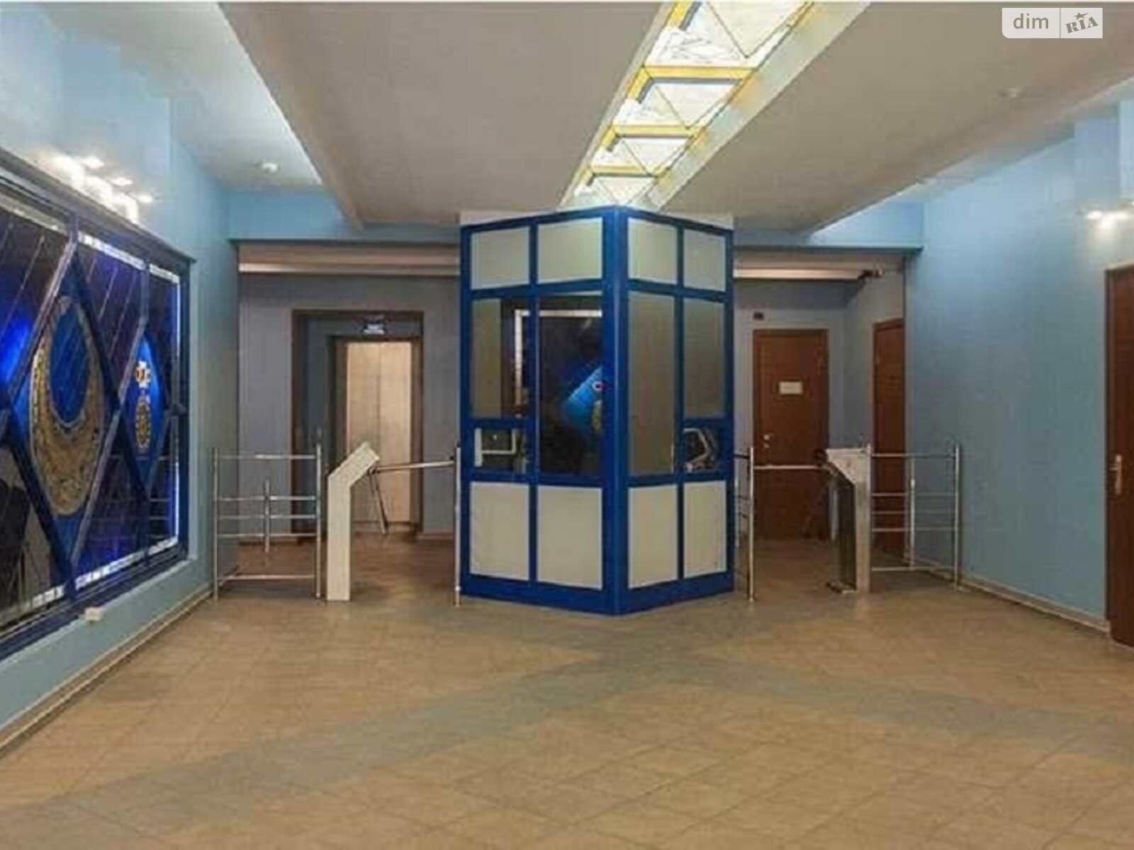 Аренда офисного помещения в Киеве, Голосеевская площадь, помещений - 10, этаж - 7 фото 1 Аренда офисного помещения в Киеве, Голосеевская площадь, помещений - 10, этаж - 7 фото 1