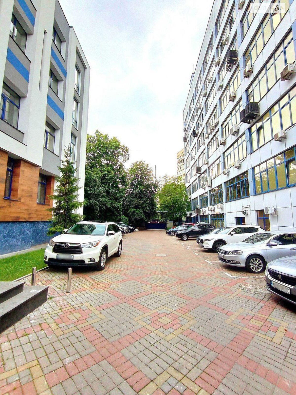 Аренда офисного помещения в Киеве, Голосеевская площадь, помещений - 10, этаж - 7 фото 1 Аренда офисного помещения в Киеве, Голосеевская площадь, помещений - 10, этаж - 7 фото 1