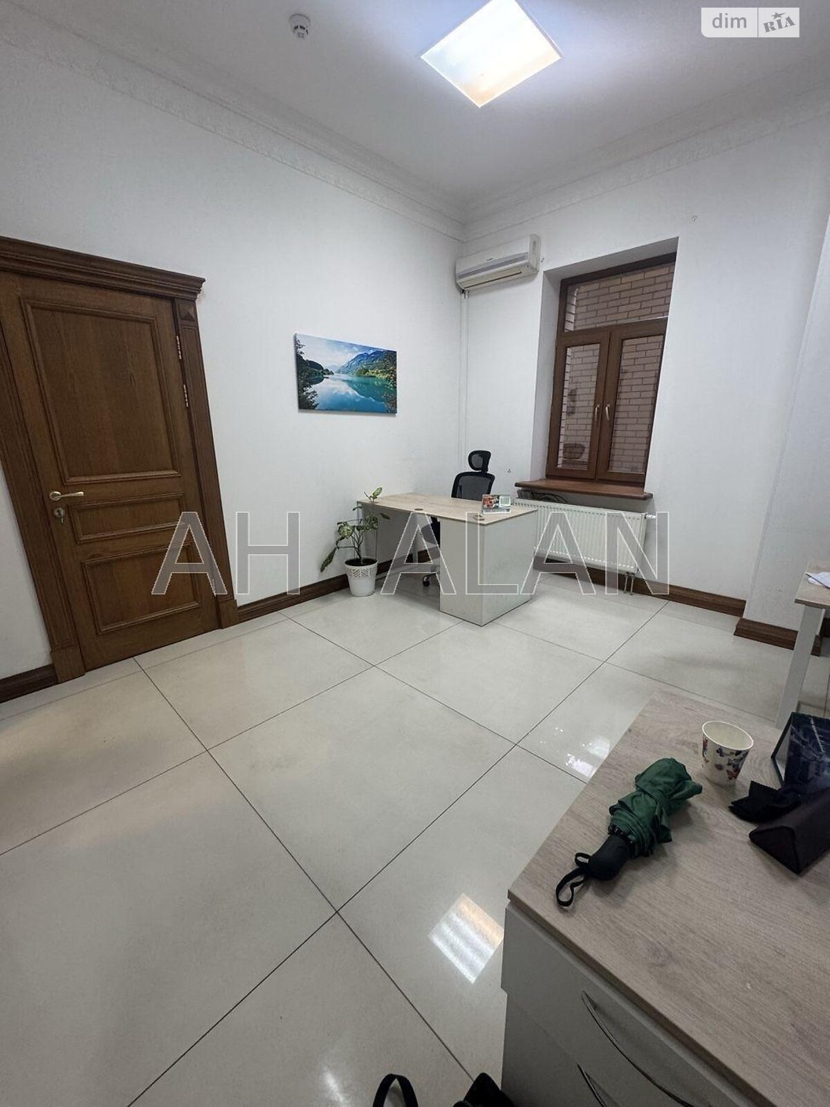 Аренда офисного помещения в Киеве, Жилянская улица, помещений - 22, этаж - 1 фото 1 Аренда офисного помещения в Киеве, Жилянская улица, помещений - 22, этаж - 1 фото 1