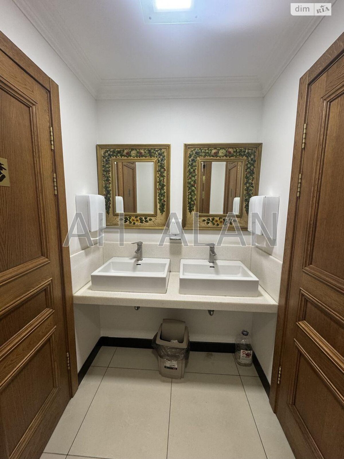 Аренда офисного помещения в Киеве, Жилянская улица, помещений - 22, этаж - 1 фото 1 Аренда офисного помещения в Киеве, Жилянская улица, помещений - 22, этаж - 1 фото 1