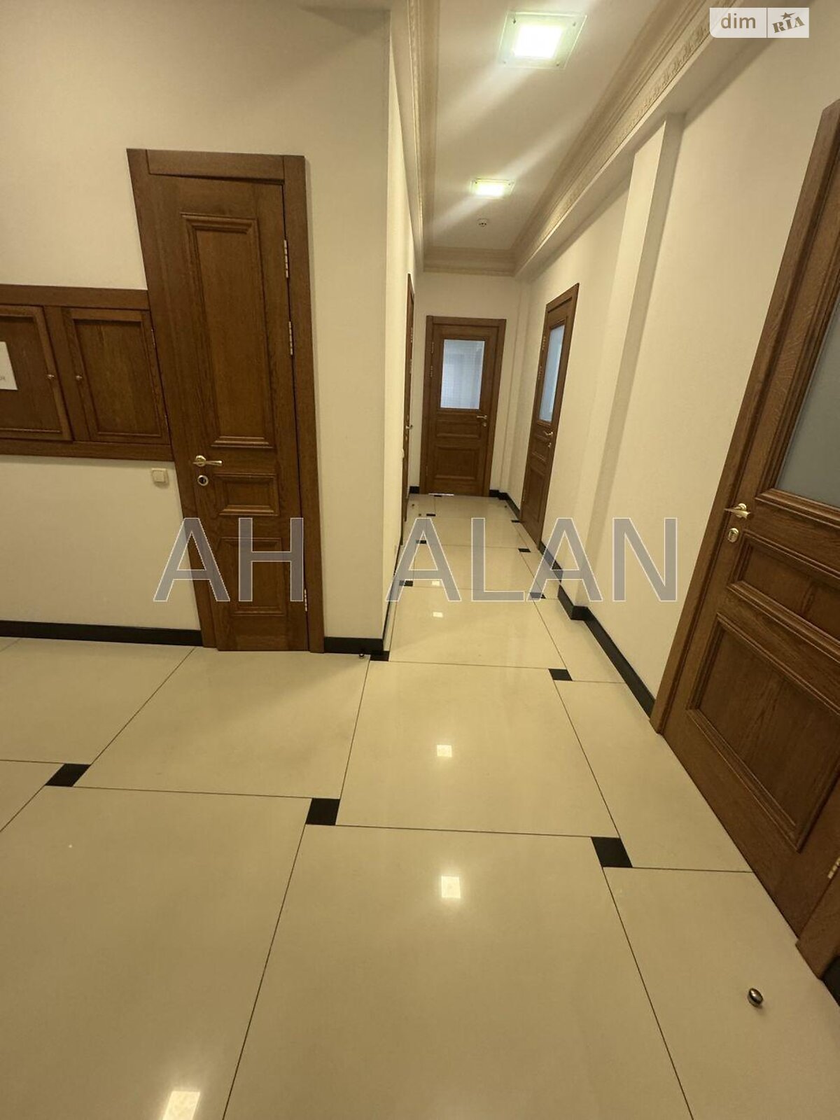 Аренда офисного помещения в Киеве, Жилянская улица, помещений - 22, этаж - 1 фото 1 Аренда офисного помещения в Киеве, Жилянская улица, помещений - 22, этаж - 1 фото 1