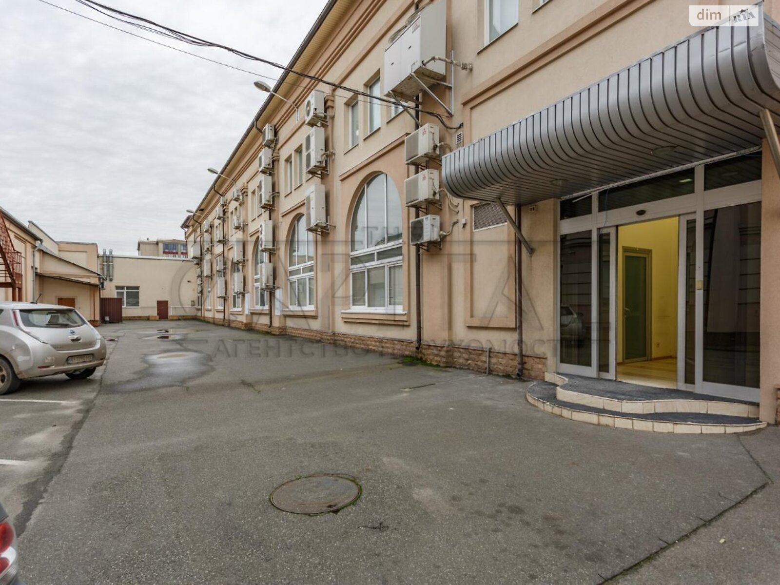 Аренда офисного помещения в Киеве, Хорива улица 55Б, помещений - 28, этаж - 1 фото 1 Аренда офисного помещения в Киеве, Хорива улица 55Б, помещений - 28, этаж - 1 фото 1
