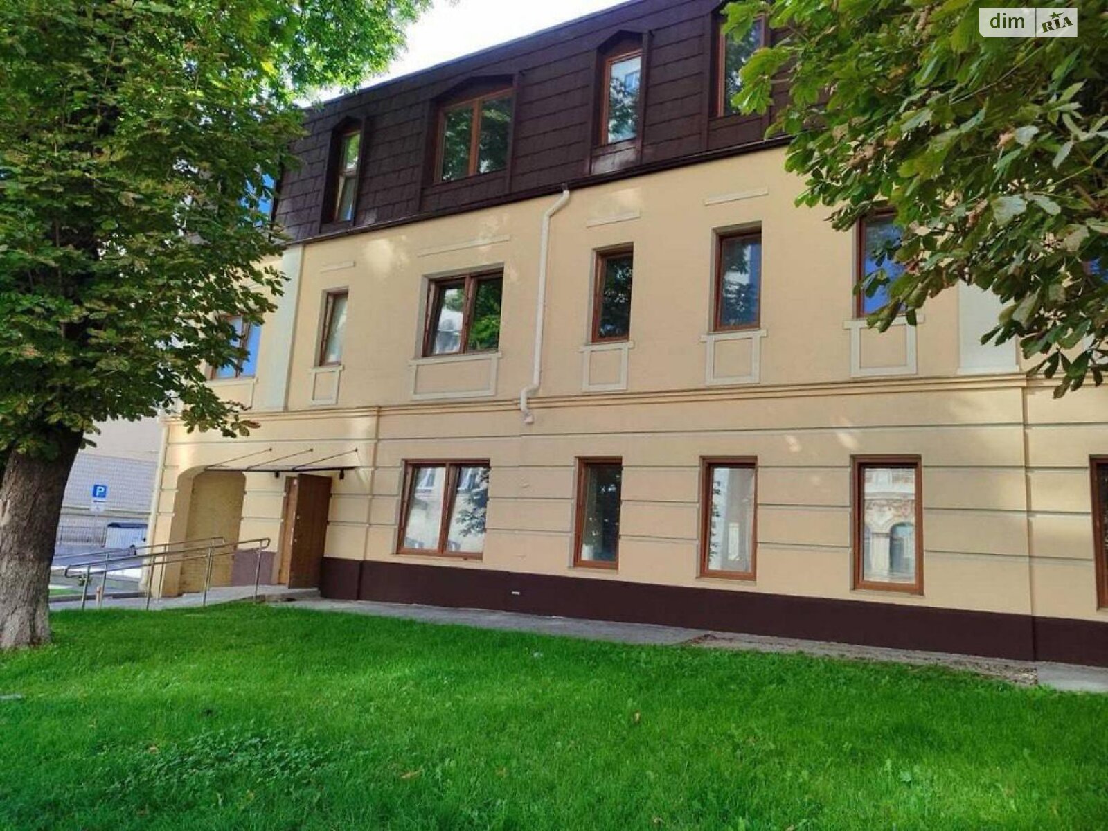 Аренда офисного помещения в Киеве, Ивана Франко улица 26, помещений - 10, этаж - 1 фото 1 Аренда офисного помещения в Киеве, Ивана Франко улица 26, помещений - 10, этаж - 1 фото 1