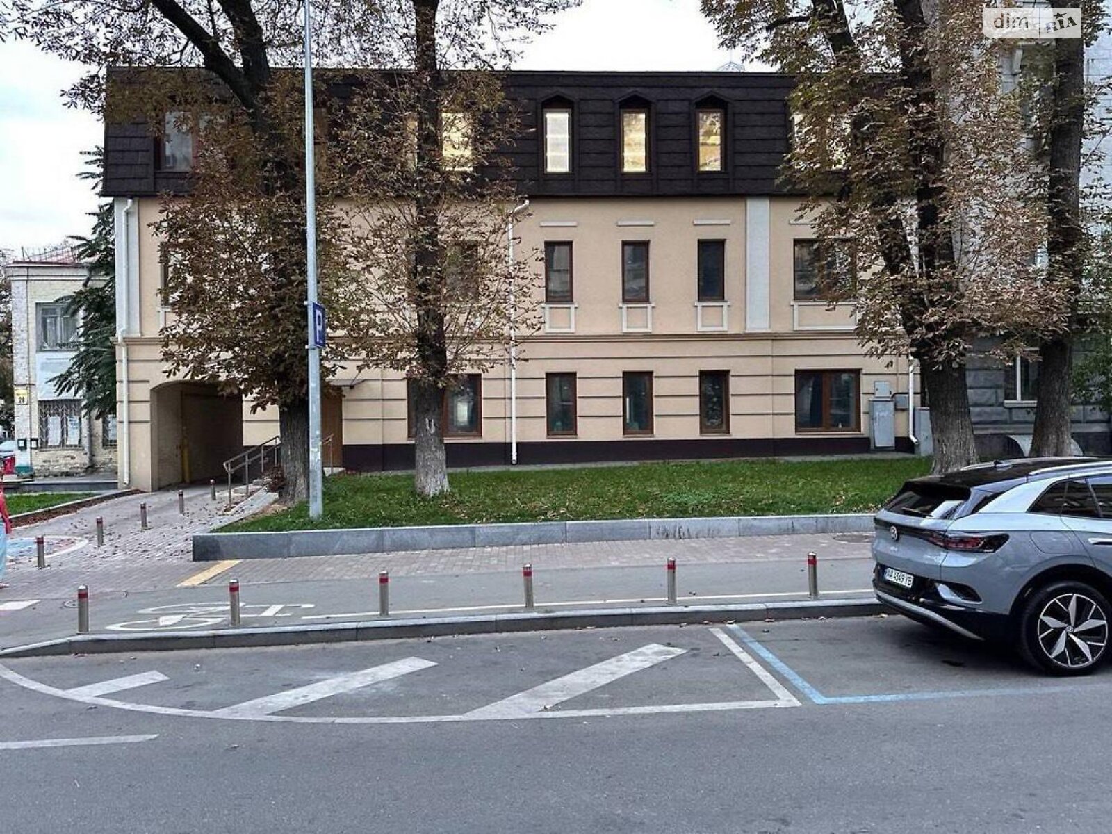 Аренда офисного помещения в Киеве, Ивана Франко улица 26, помещений - 10, этаж - 1 фото 1 Аренда офисного помещения в Киеве, Ивана Франко улица 26, помещений - 10, этаж - 1 фото 1