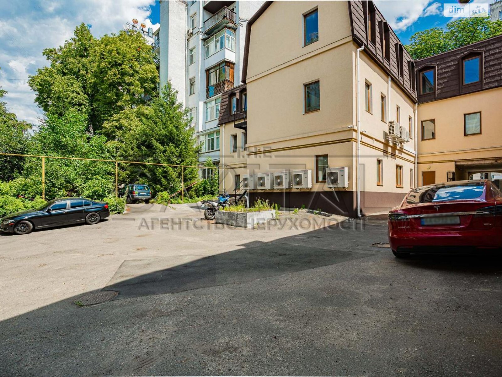 Аренда офисного помещения в Киеве, Ивана Франко улица 26, помещений - 10, этаж - 1 фото 1 Аренда офисного помещения в Киеве, Ивана Франко улица 26, помещений - 10, этаж - 1 фото 1