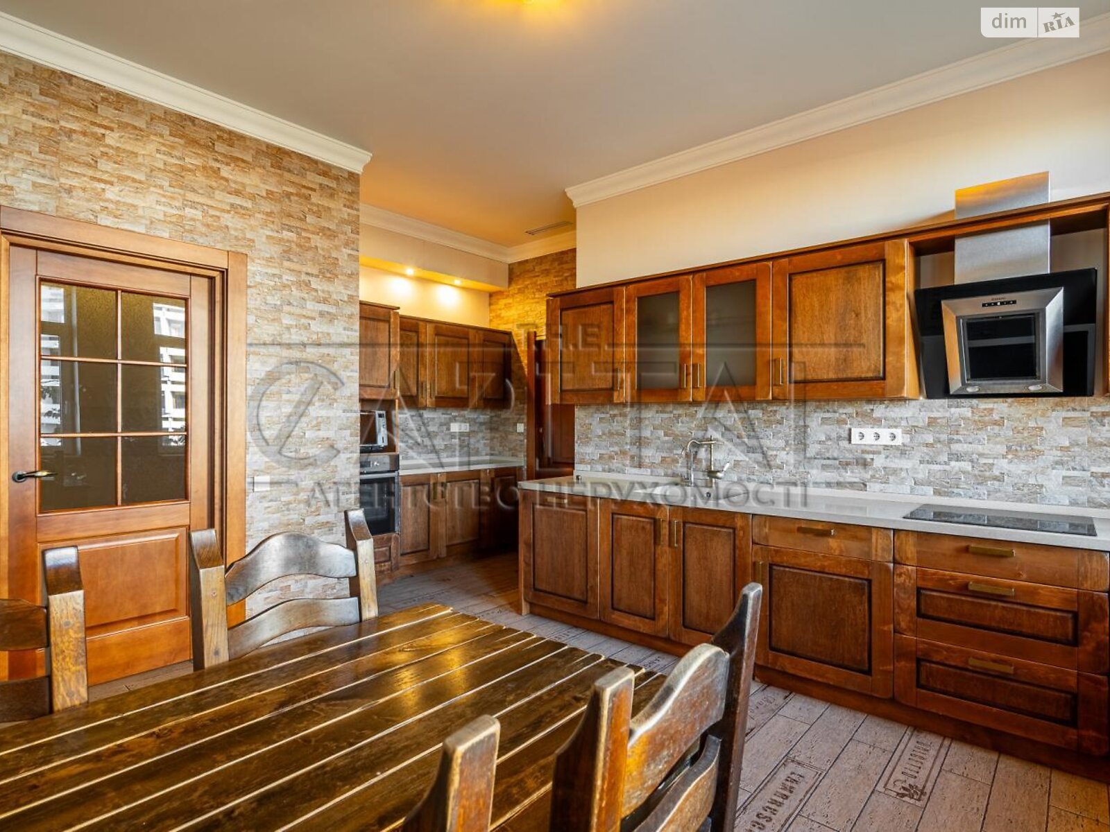 Аренда офисного помещения в Киеве, Ивана Мазепы (Январского Восстания) улица 16, помещений - 5, этаж - 5 фото 1 Аренда офисного помещения в Киеве, Ивана Мазепы (Январского Восстания) улица 16, помещений - 5, этаж - 5 фото 1