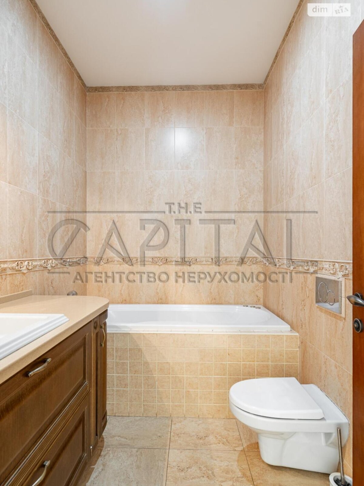 Аренда офисного помещения в Киеве, Ивана Мазепы (Январского Восстания) улица 16, помещений - 5, этаж - 5 фото 1 Аренда офисного помещения в Киеве, Ивана Мазепы (Январского Восстания) улица 16, помещений - 5, этаж - 5 фото 1