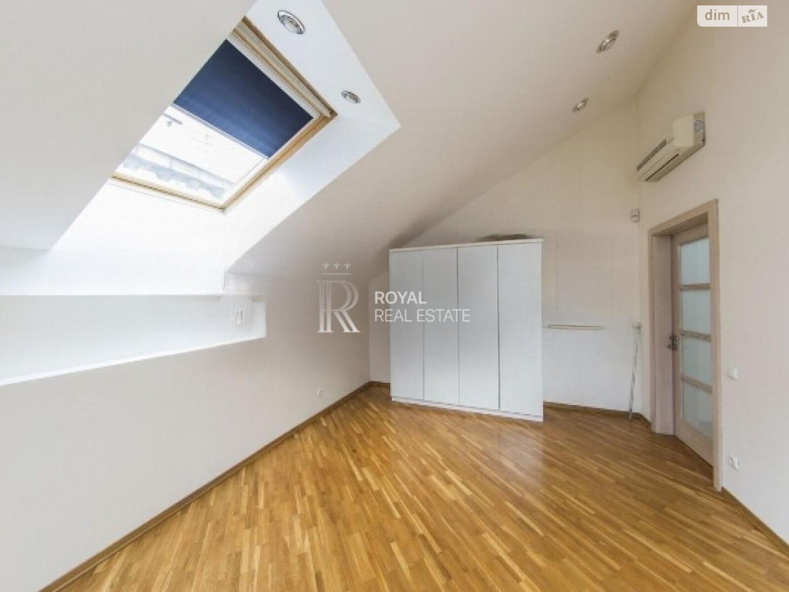 Аренда офисного помещения в Киеве, Крещатик улица, помещений - 4, этаж - 8 фото 1 Аренда офисного помещения в Киеве, Крещатик улица, помещений - 4, этаж - 8 фото 1