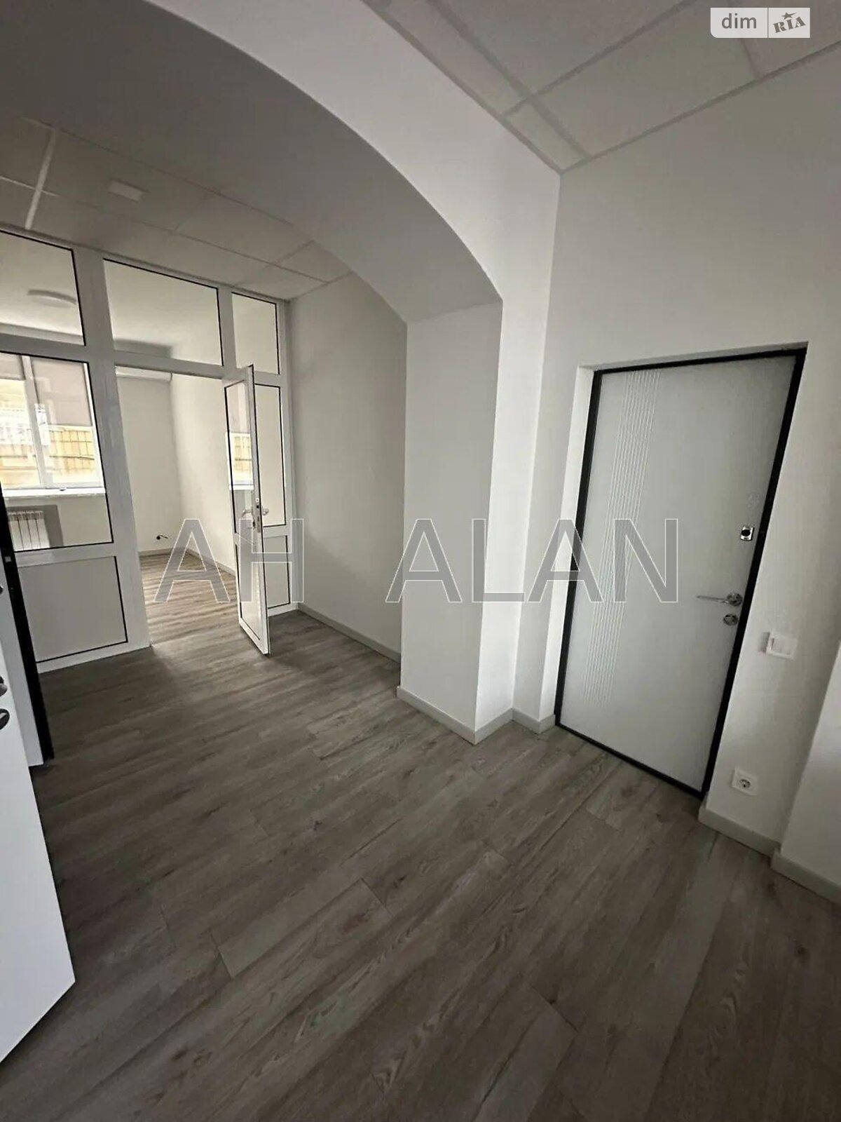 Аренда офисного помещения в Киеве, Сечевых Стрельцов (Артема) улица 37/41, помещений - 4, этаж - 2 фото 1