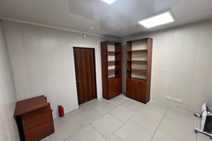 Аренда офисного помещения в Киеве, Кириловская (Фрунзе) улица 116А, помещений - 7, этаж - 1 фото 2 Аренда офисного помещения в Киеве, Кириловская (Фрунзе) улица 116А, помещений - 7, этаж - 1 фото 2