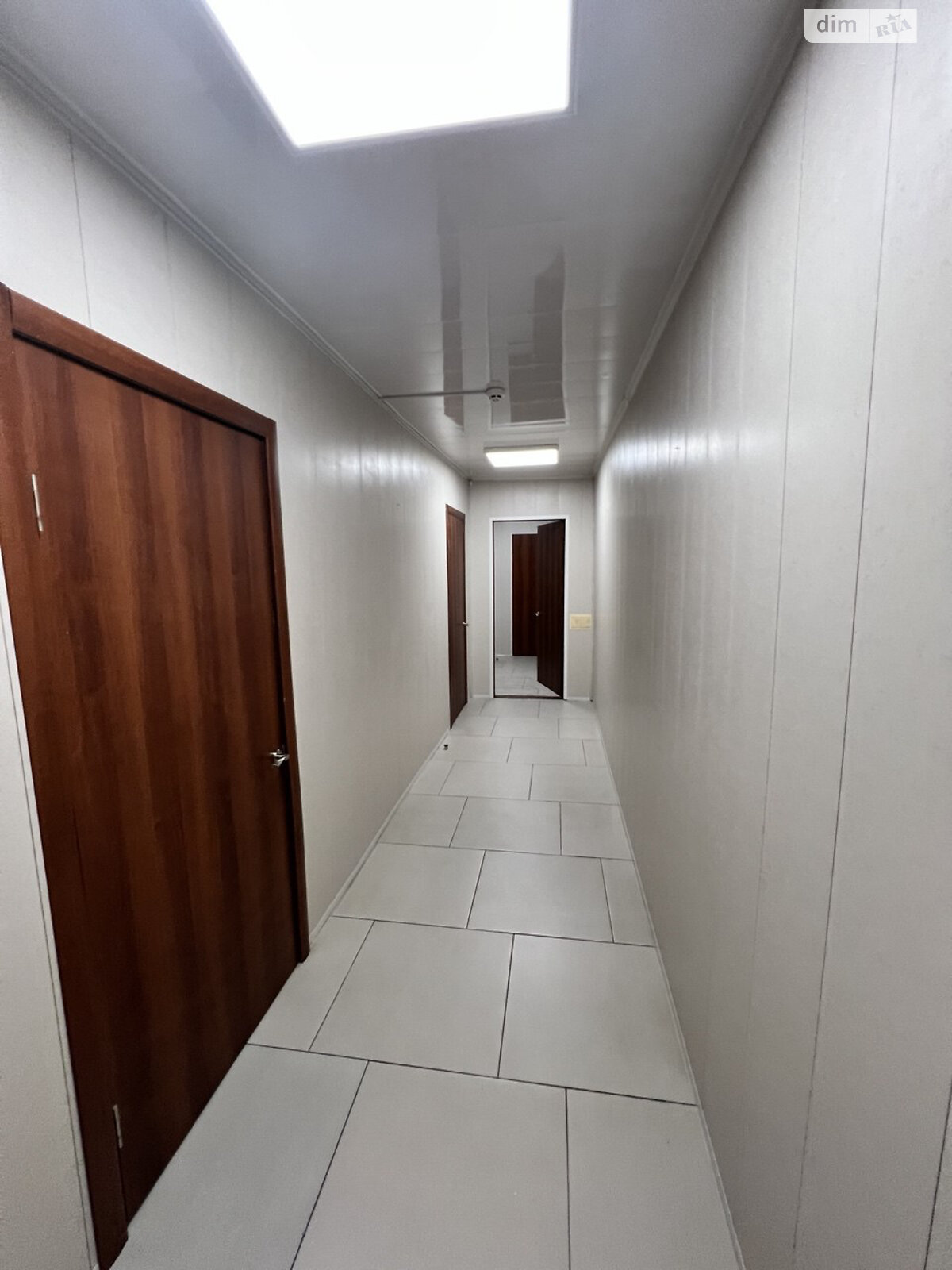 Аренда офисного помещения в Киеве, Кириловская (Фрунзе) улица 116А, помещений - 7, этаж - 1 фото 1 Аренда офисного помещения в Киеве, Кириловская (Фрунзе) улица 116А, помещений - 7, этаж - 1 фото 1