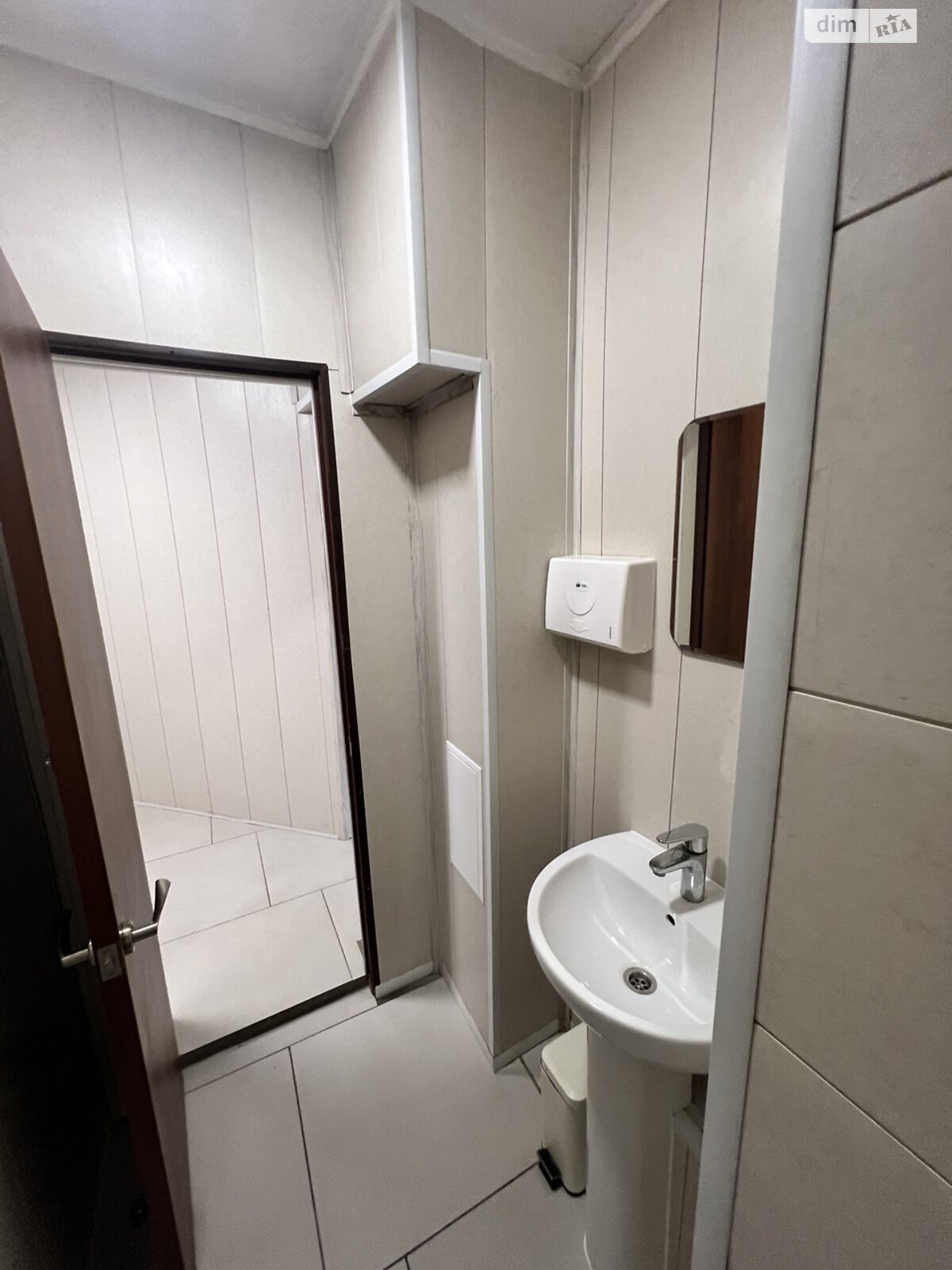 Аренда офисного помещения в Киеве, Кириловская (Фрунзе) улица 116А, помещений - 7, этаж - 1 фото 1 Аренда офисного помещения в Киеве, Кириловская (Фрунзе) улица 116А, помещений - 7, этаж - 1 фото 1