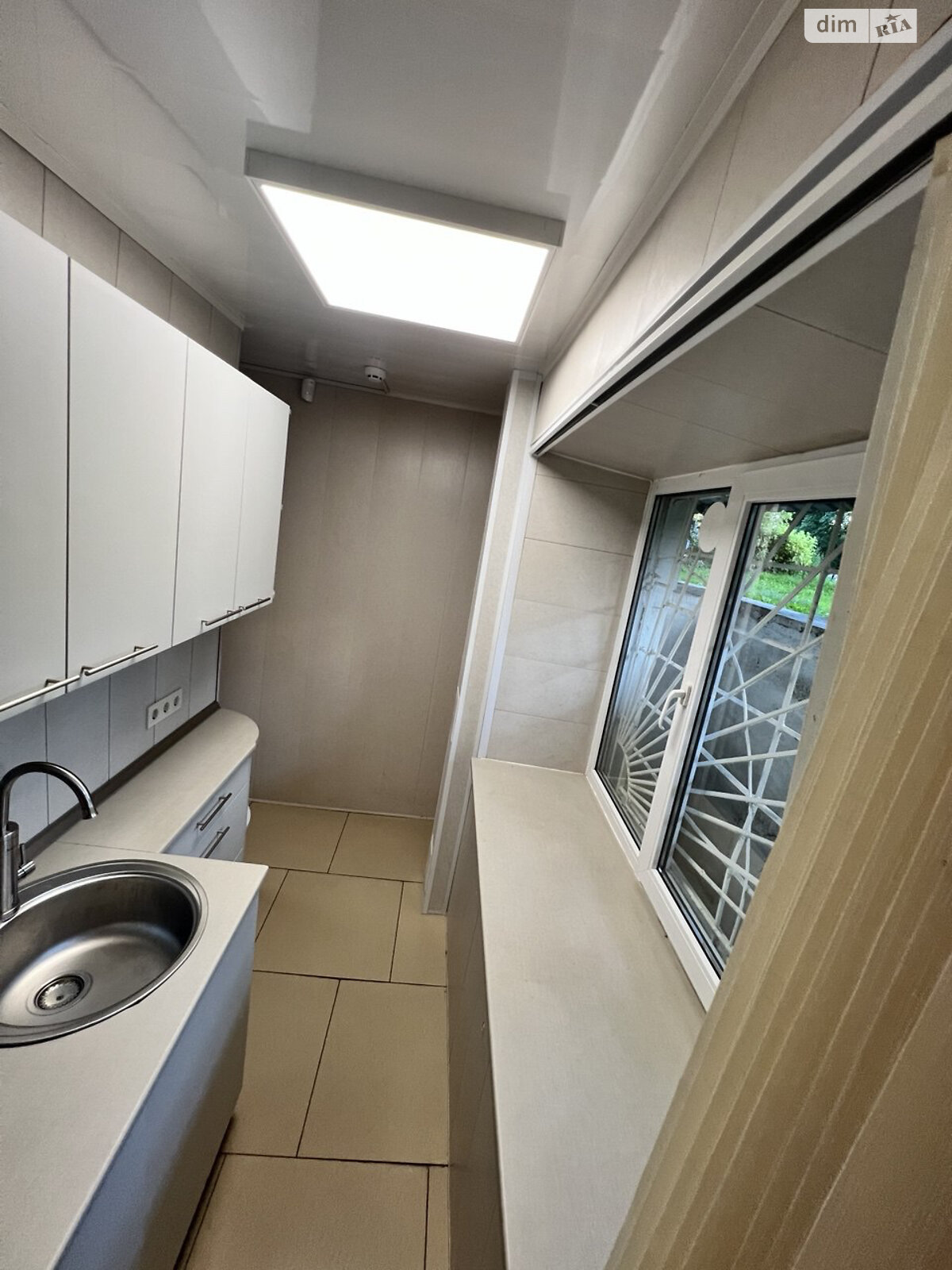 Аренда офисного помещения в Киеве, Кириловская (Фрунзе) улица 116А, помещений - 7, этаж - 1 фото 1 Аренда офисного помещения в Киеве, Кириловская (Фрунзе) улица 116А, помещений - 7, этаж - 1 фото 1