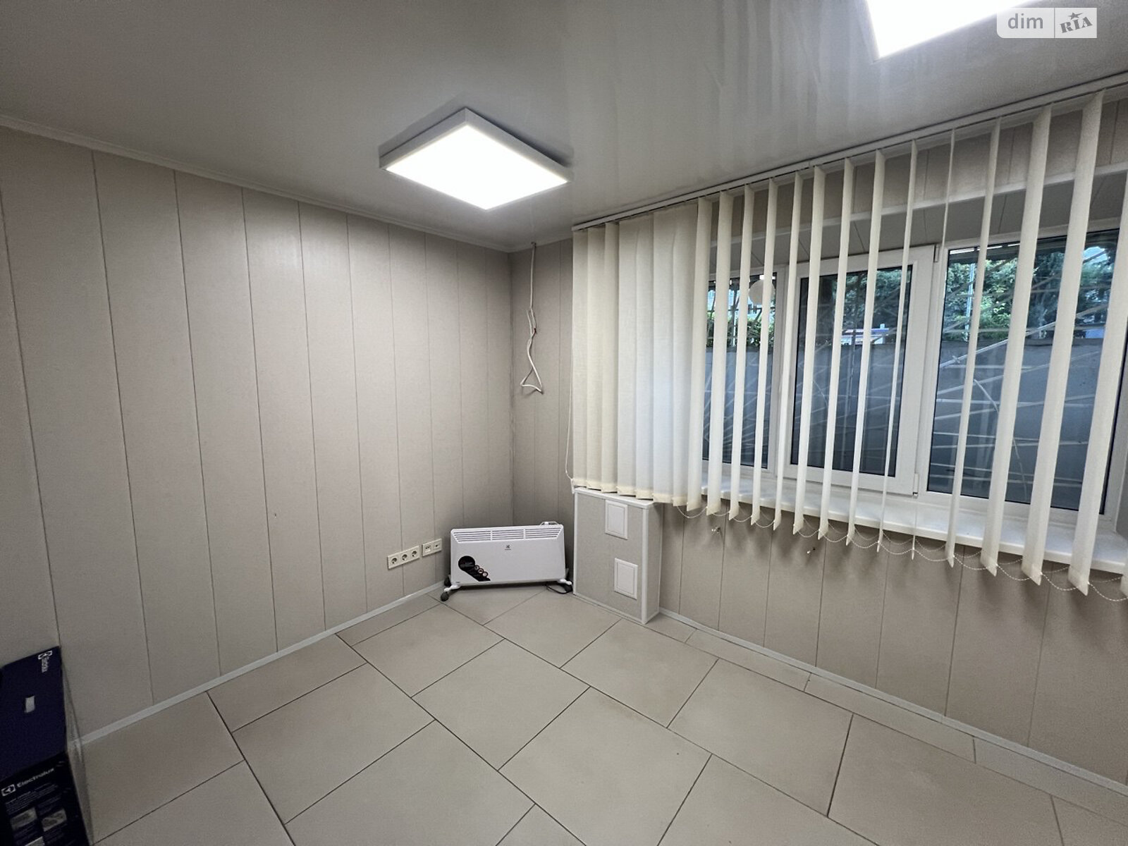 Аренда офисного помещения в Киеве, Кириловская (Фрунзе) улица 116А, помещений - 7, этаж - 1 фото 1 Аренда офисного помещения в Киеве, Кириловская (Фрунзе) улица 116А, помещений - 7, этаж - 1 фото 1