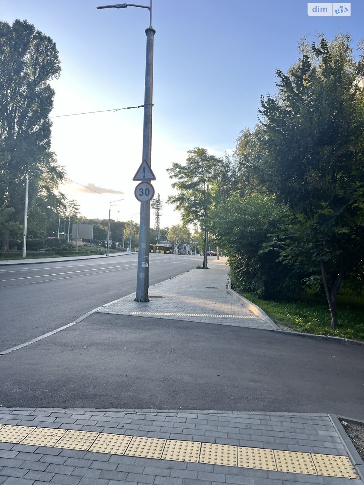 Аренда офисного помещения в Киеве, Кириловская (Фрунзе) улица 116А, помещений - 7, этаж - 1 фото 1 Аренда офисного помещения в Киеве, Кириловская (Фрунзе) улица 116А, помещений - 7, этаж - 1 фото 1