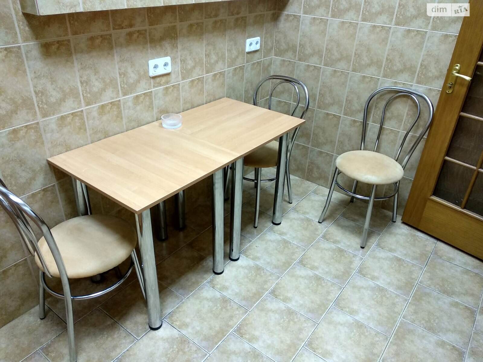 Аренда офисного помещения в Киеве, Митрополита Андрея Шептицкого улица 12, помещений - 3, этаж - 1 фото 1