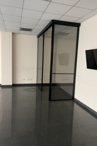 Аренда офисного помещения в Киеве, ул. Раисы Окипной 4Б, помещений - 1, этаж - 3 фото 2 Аренда офисного помещения в Киеве, ул. Раисы Окипной 4Б, помещений - 1, этаж - 3 фото 2