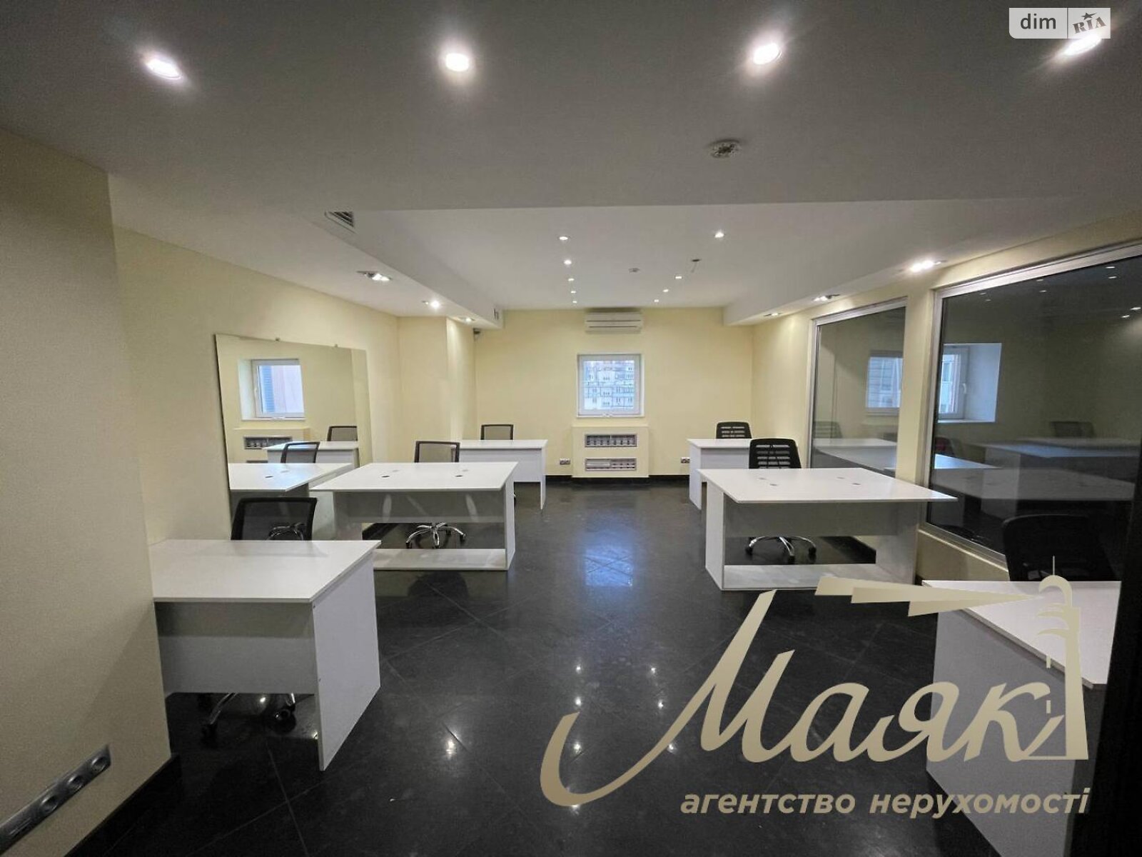 Аренда офисного помещения в Киеве, Раисы Окипной улица 4, помещений - 5, этаж - 9 фото 1 Аренда офисного помещения в Киеве, Раисы Окипной улица 4, помещений - 5, этаж - 9 фото 1