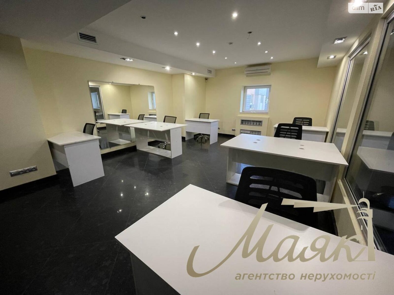 Аренда офисного помещения в Киеве, Раисы Окипной улица 4, помещений - 5, этаж - 9 фото 1 Аренда офисного помещения в Киеве, Раисы Окипной улица 4, помещений - 5, этаж - 9 фото 1