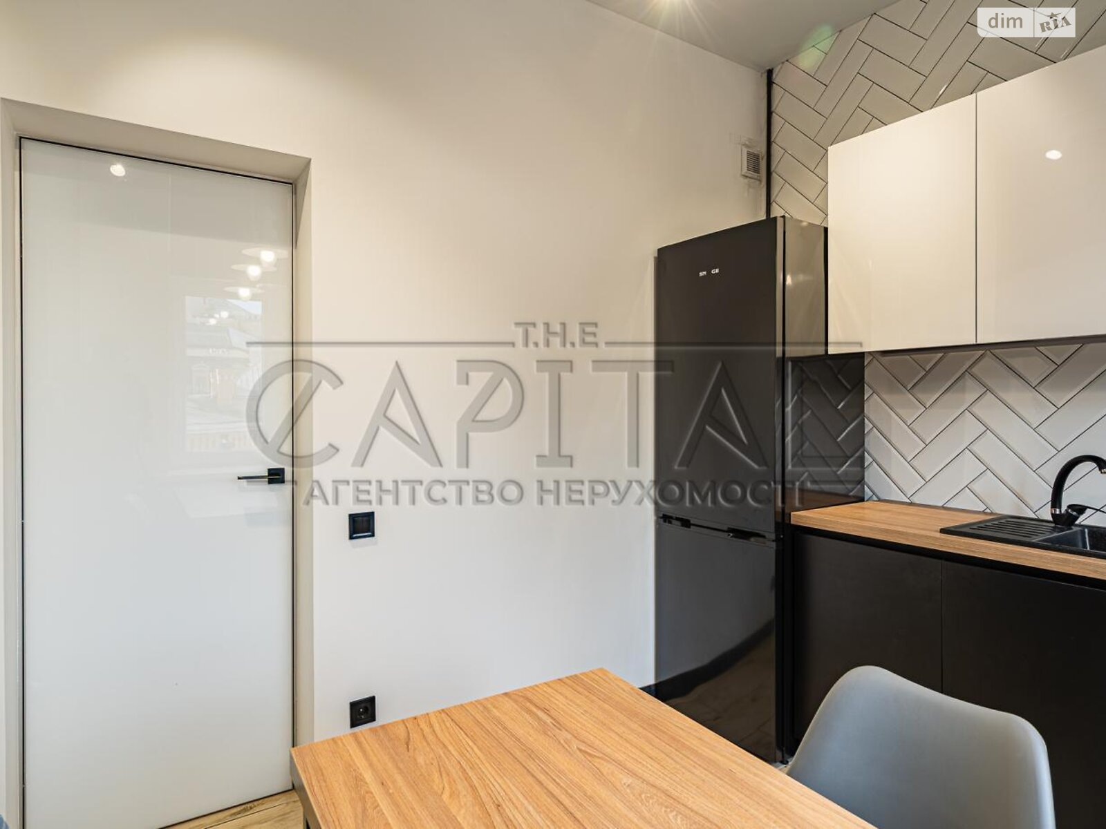 Аренда офисного помещения в Киеве, Бессарабская площадь 5, помещений -, этаж - 4 фото 1 Аренда офисного помещения в Киеве, Бессарабская площадь 5, помещений -, этаж - 4 фото 1