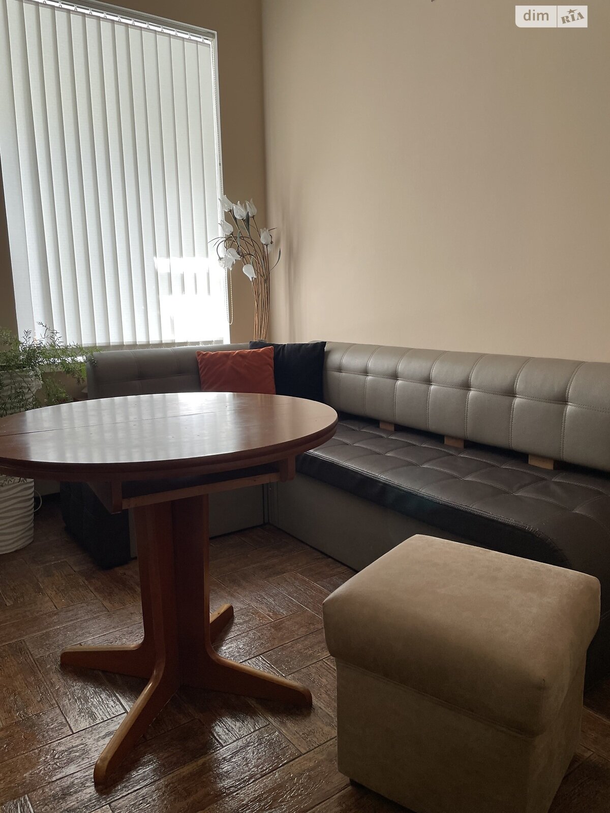 Оренда офісного приміщення в Києві, Круглоуніверситетська вулиця, приміщень - 3, поверх - 1 фото 1 Оренда офісного приміщення в Києві, Круглоуніверситетська вулиця, приміщень - 3, поверх - 1 фото 1