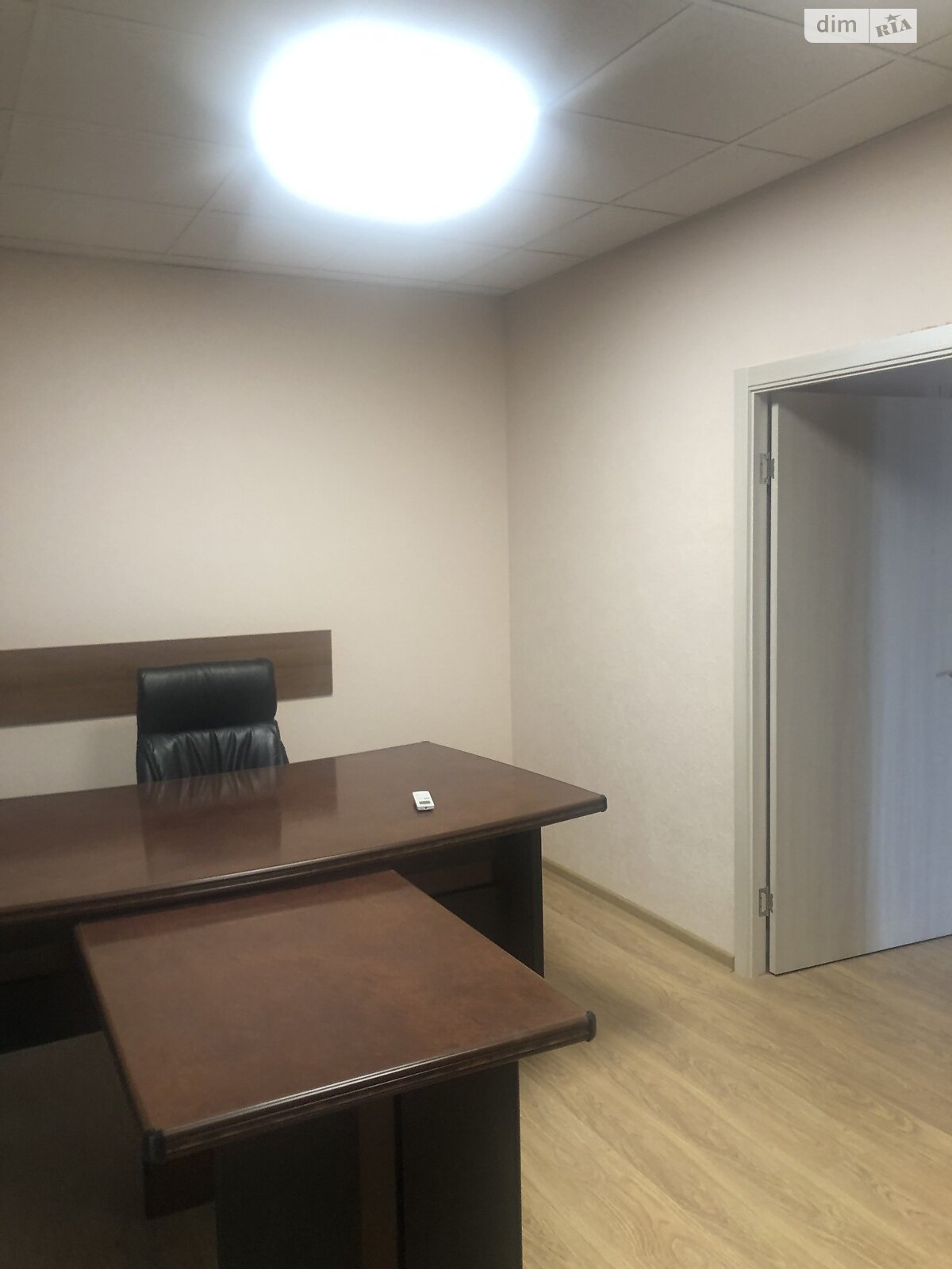 Аренда офисного помещения в Киеве, Маккейна Джона улица 12, помещений - 1, этаж - 3 фото 1