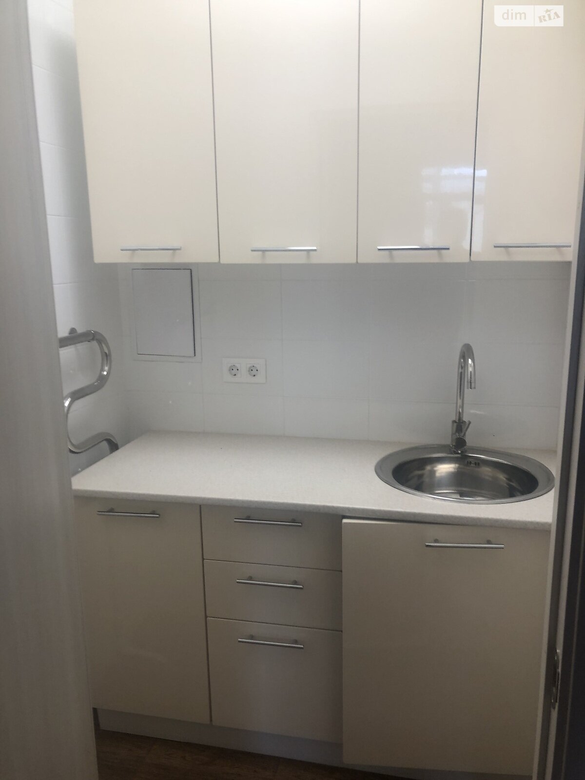 Аренда офисного помещения в Киеве, Маккейна Джона улица 12, помещений - 1, этаж - 3 фото 1