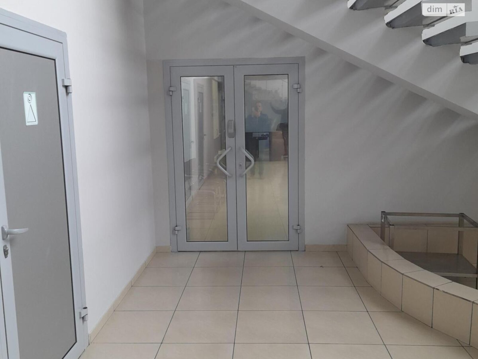 Аренда офисного помещения в Киеве, Леся Курбаса (50-летия Октября) проспект 2Г, помещений - 1, этаж - 1 фото 1