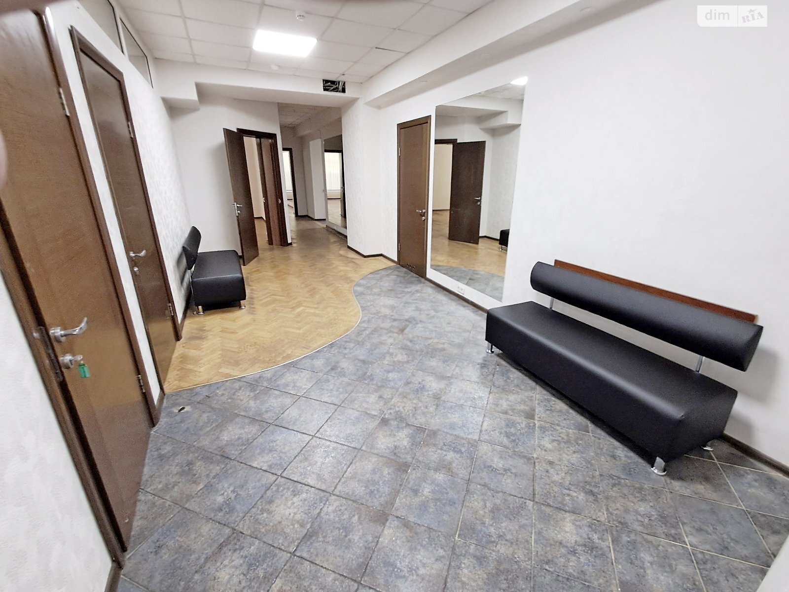 Аренда офисного помещения в Киеве, Рылеева улица, помещений - 1, этаж - 1 фото 1 Аренда офисного помещения в Киеве, Рылеева улица, помещений - 1, этаж - 1 фото 1