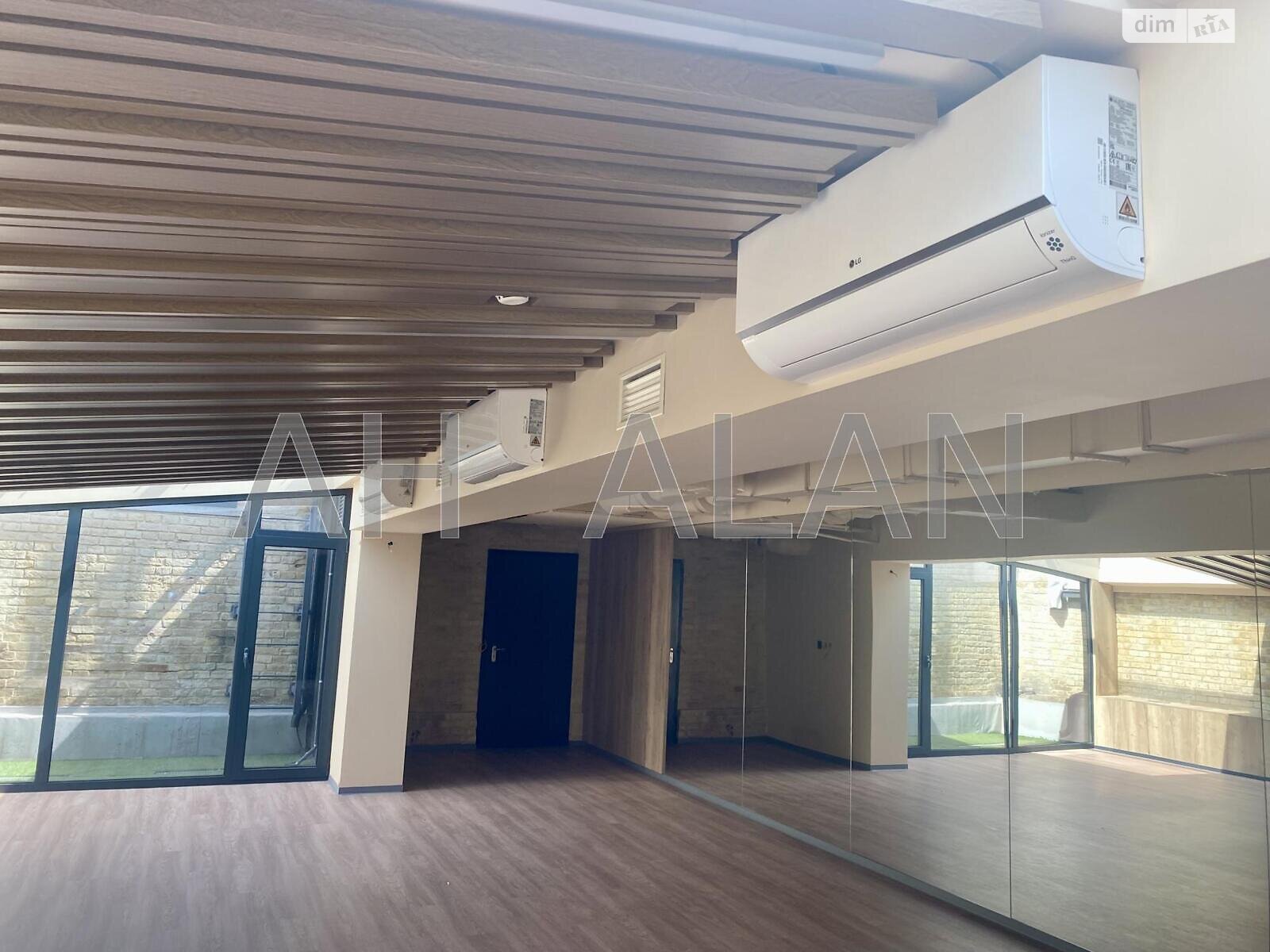 Аренда офисного помещения в Киеве, Ивана Мазепы (Январского Восстания) улица 1, помещений -, этаж - 2 фото 1