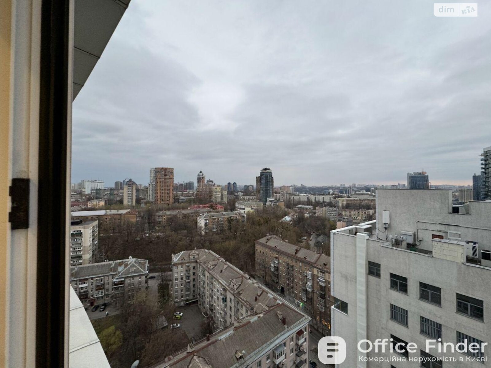 Аренда офисного помещения в Киеве, Кловский спуск 7, помещений - 3, этаж - 20 фото 1 Аренда офисного помещения в Киеве, Кловский спуск 7, помещений - 3, этаж - 20 фото 1