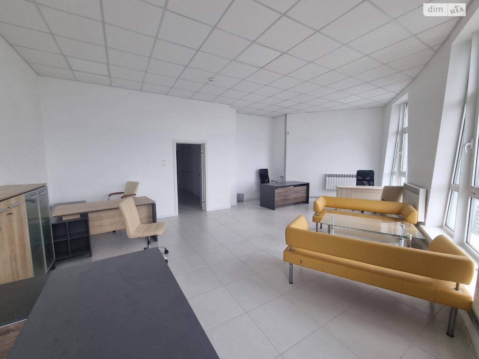 Аренда офисного помещения в Киеве, Кловский спуск 7, помещений - 8, этаж - 41 фото 1 Аренда офисного помещения в Киеве, Кловский спуск 7, помещений - 8, этаж - 41 фото 1