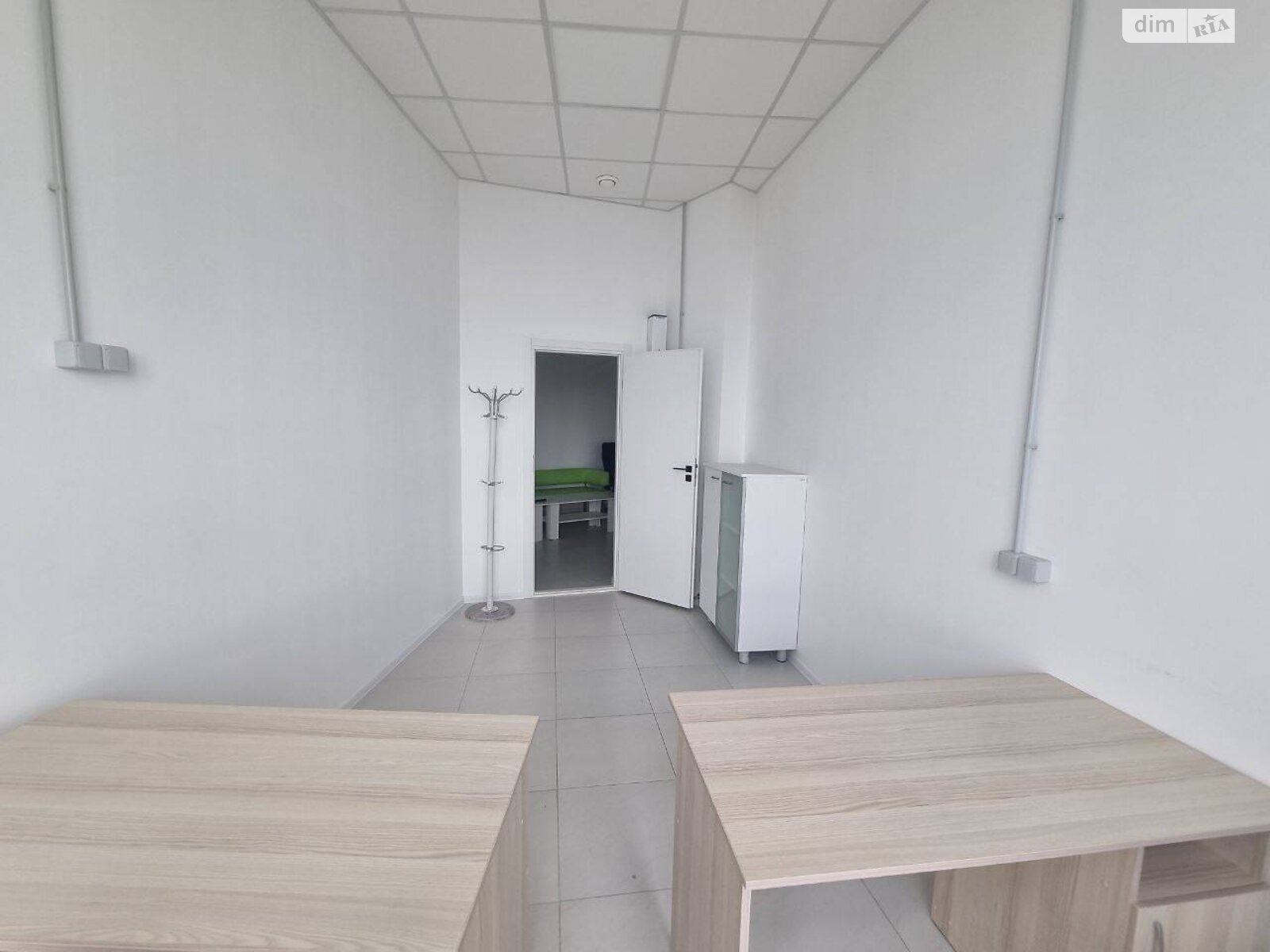 Аренда офисного помещения в Киеве, Кловский спуск 7, помещений - 8, этаж - 41 фото 1 Аренда офисного помещения в Киеве, Кловский спуск 7, помещений - 8, этаж - 41 фото 1