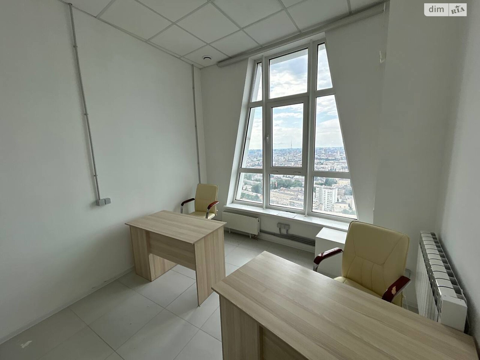 Аренда офисного помещения в Киеве, Кловский спуск 7, помещений - 8, этаж - 41 фото 1 Аренда офисного помещения в Киеве, Кловский спуск 7, помещений - 8, этаж - 41 фото 1