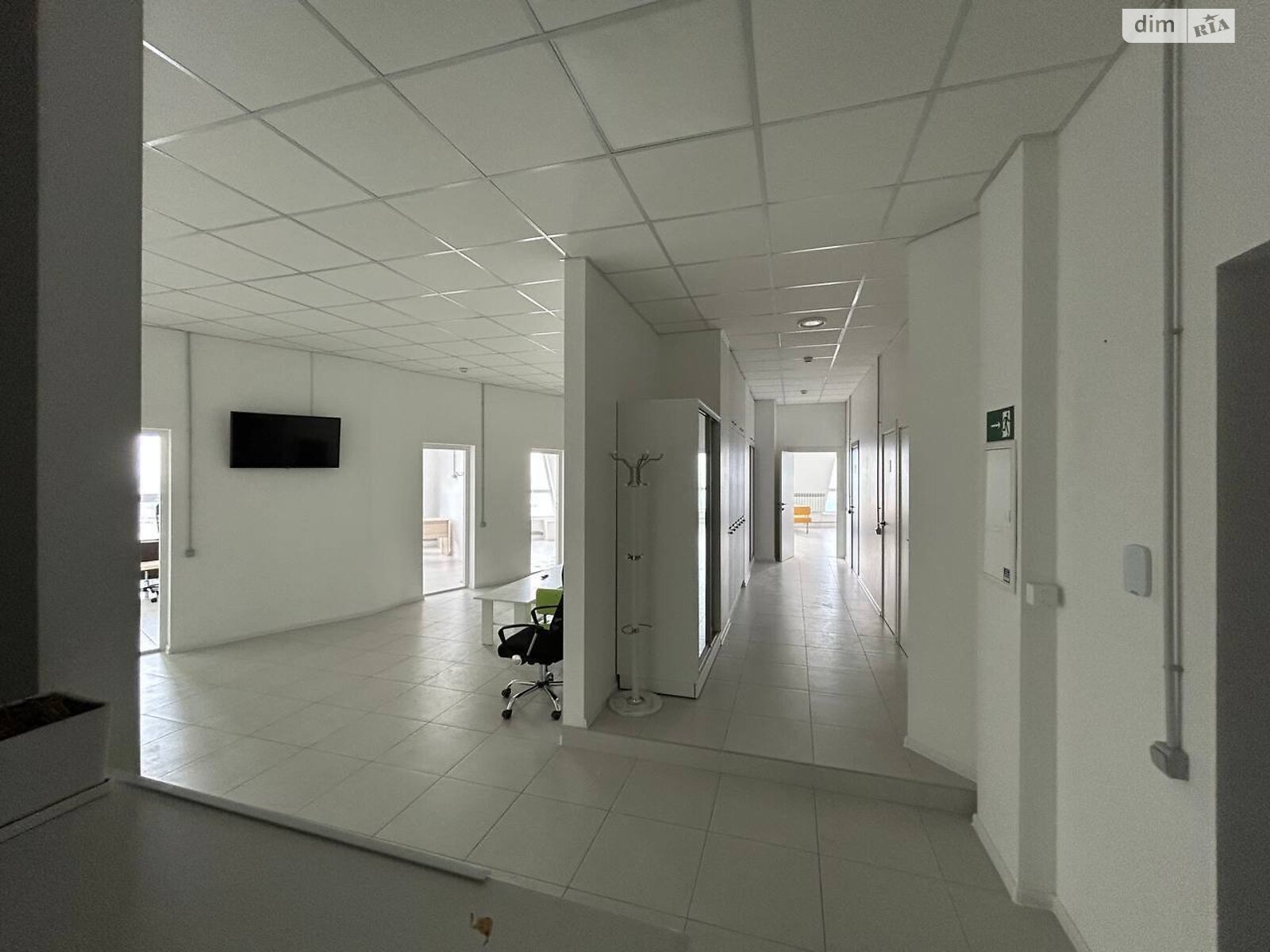 Аренда офисного помещения в Киеве, Кловский спуск 7, помещений - 8, этаж - 41 фото 1 Аренда офисного помещения в Киеве, Кловский спуск 7, помещений - 8, этаж - 41 фото 1