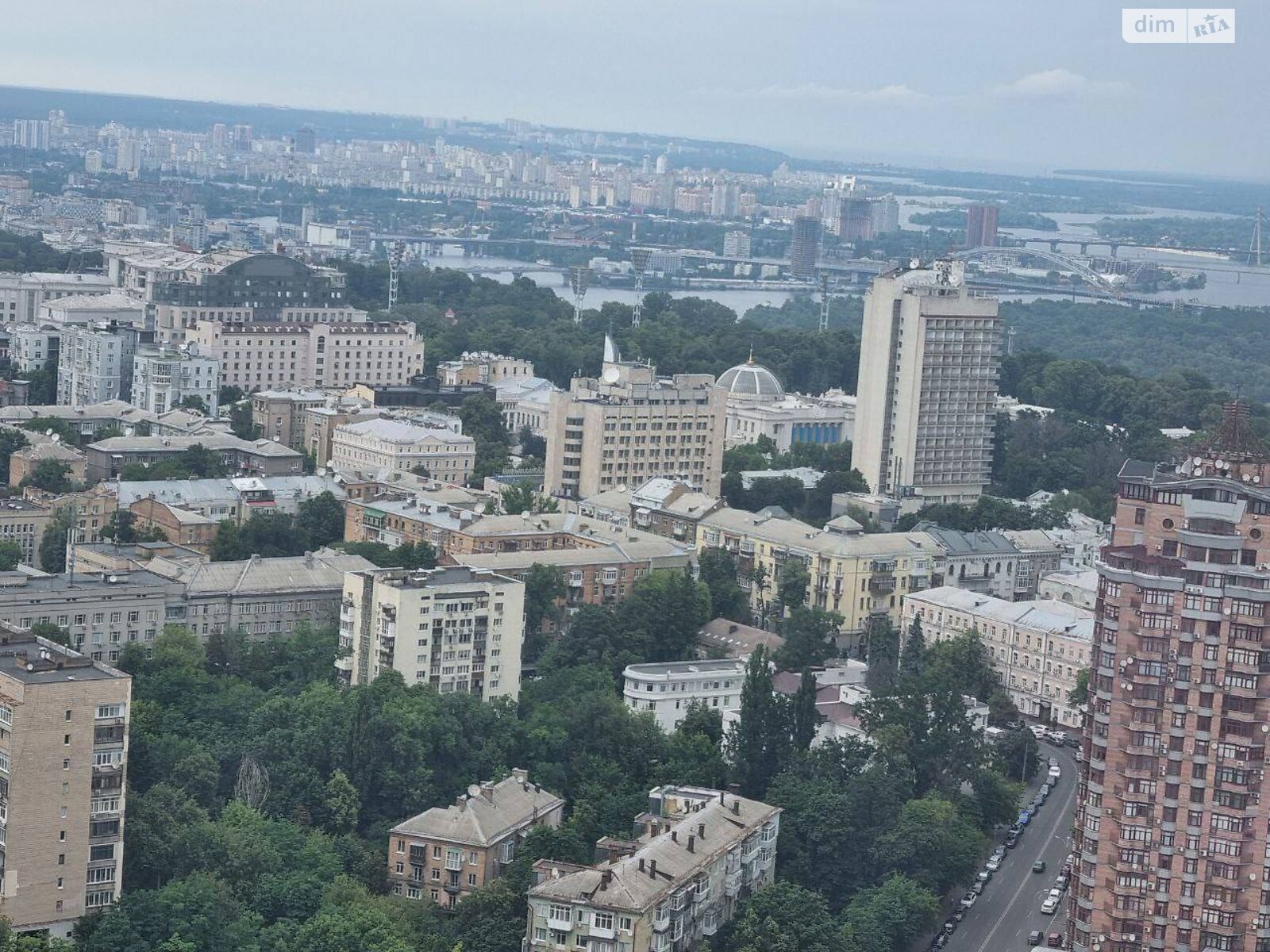 Аренда офисного помещения в Киеве, Кловский спуск 7, помещений - 8, этаж - 41 фото 1 Аренда офисного помещения в Киеве, Кловский спуск 7, помещений - 8, этаж - 41 фото 1