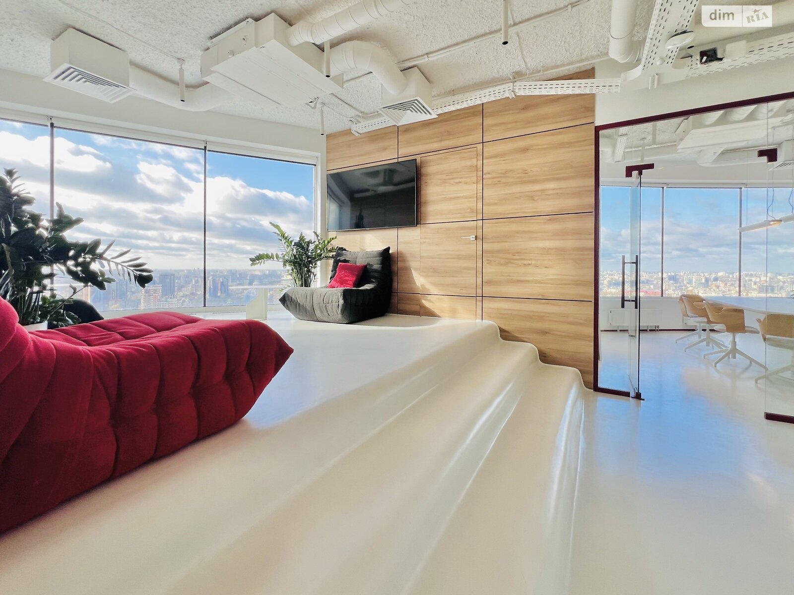 Аренда офисного помещения в Киеве, Кловский спуск 7, помещений - 5, этаж - 40 фото 1 Аренда офисного помещения в Киеве, Кловский спуск 7, помещений - 5, этаж - 40 фото 1