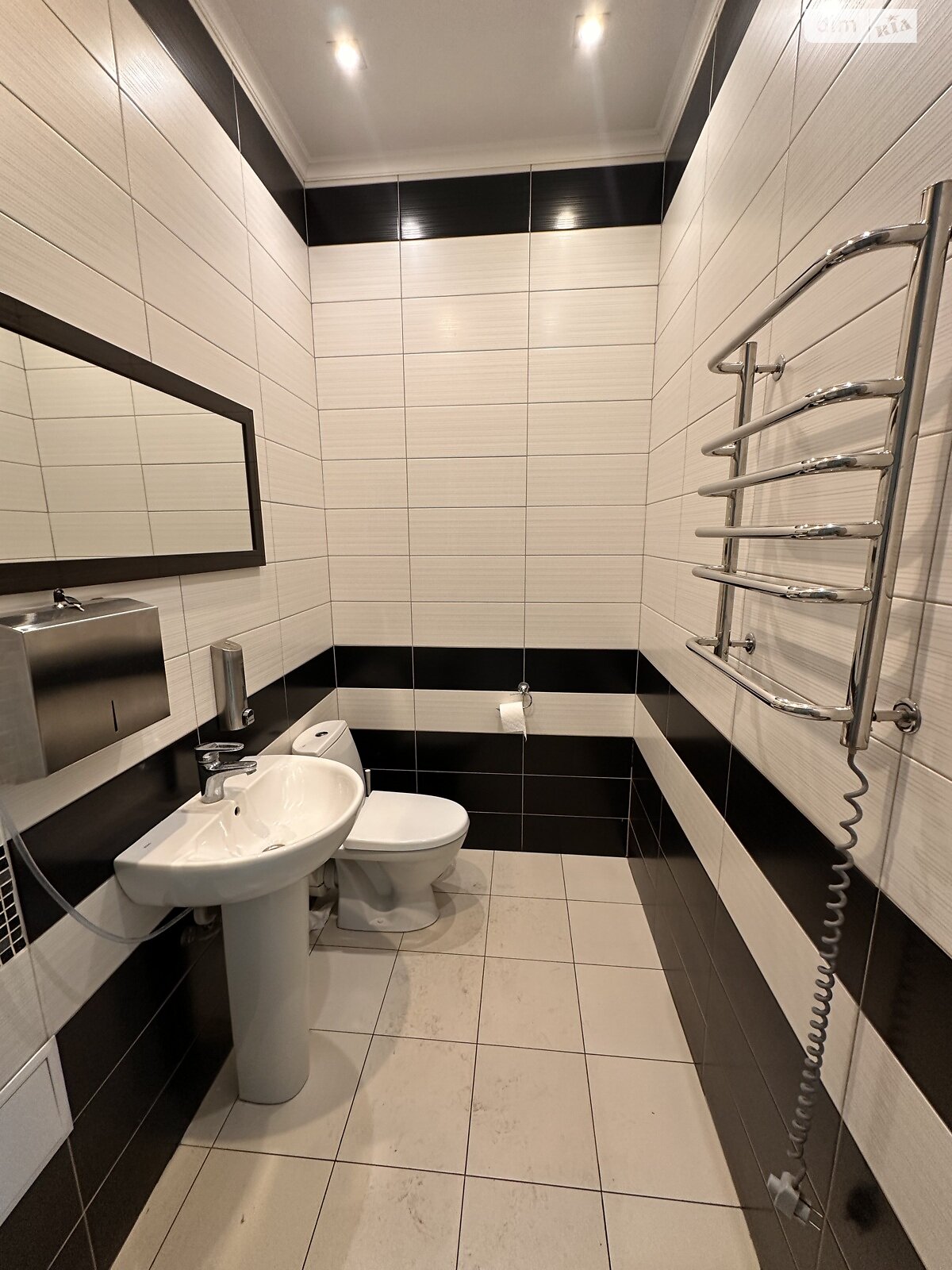 Аренда офисного помещения в Киеве, Кловский спуск 7, помещений - 8, этаж - 22 фото 1